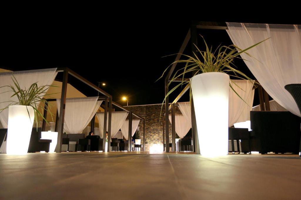 Hospedium Hotel Triana Miajadas Exterior foto